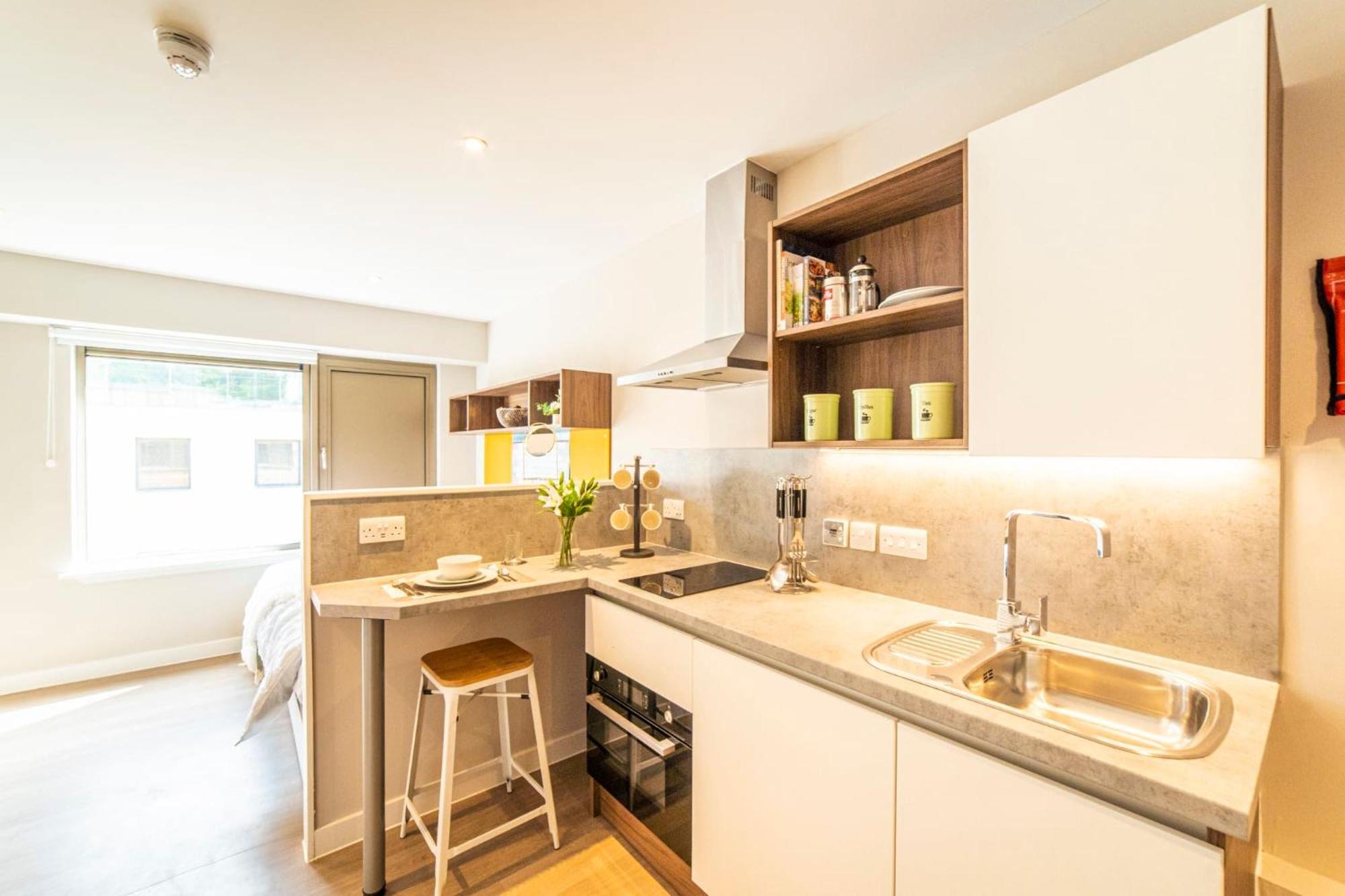 Stylish Studio Accommodations With Kitchen At Brewer'S Court In 爱丁堡 外观 照片